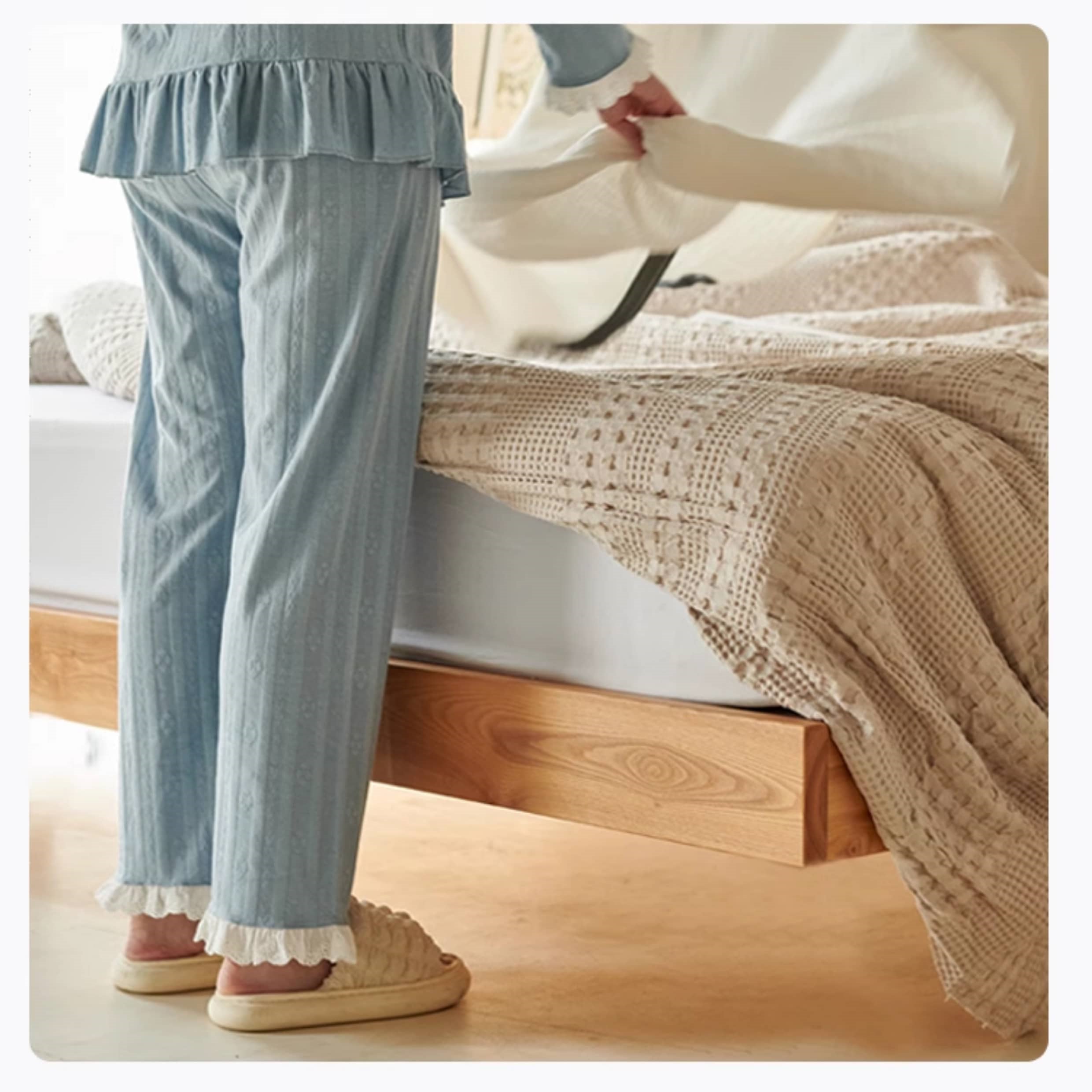 Modern Queen Size Dark Beige Bed with Pine Bed Frame & Cotton Upholstery Headboard California King Size for Your Bedroom Comfort hjhms-1047 Modern Queen Size Dark Beige Bed with Pine Bed Frame & Cotton Upholstery Headboard California King Size for Your Bedroom Comfort hjhms-1047