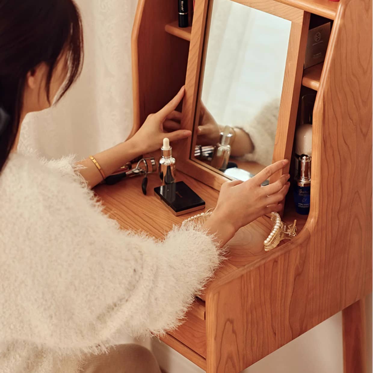 Elegant Cherry Wood Makeup Vanity with Plywood and Glass Features hldmz-737 Elegant Cherry Wood Makeup Vanity with Plywood and Glass Features hldmz-737