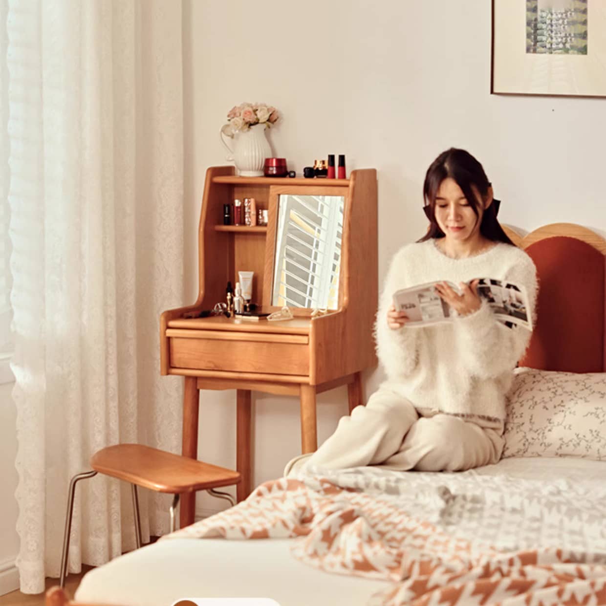 Elegant Cherry Wood Makeup Vanity with Plywood and Glass Features hldmz-737 Elegant Cherry Wood Makeup Vanity with Plywood and Glass Features hldmz-737