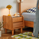Stylish Nightstand in Red Oak and Cherry Wood with Glass Accents hykmq-794