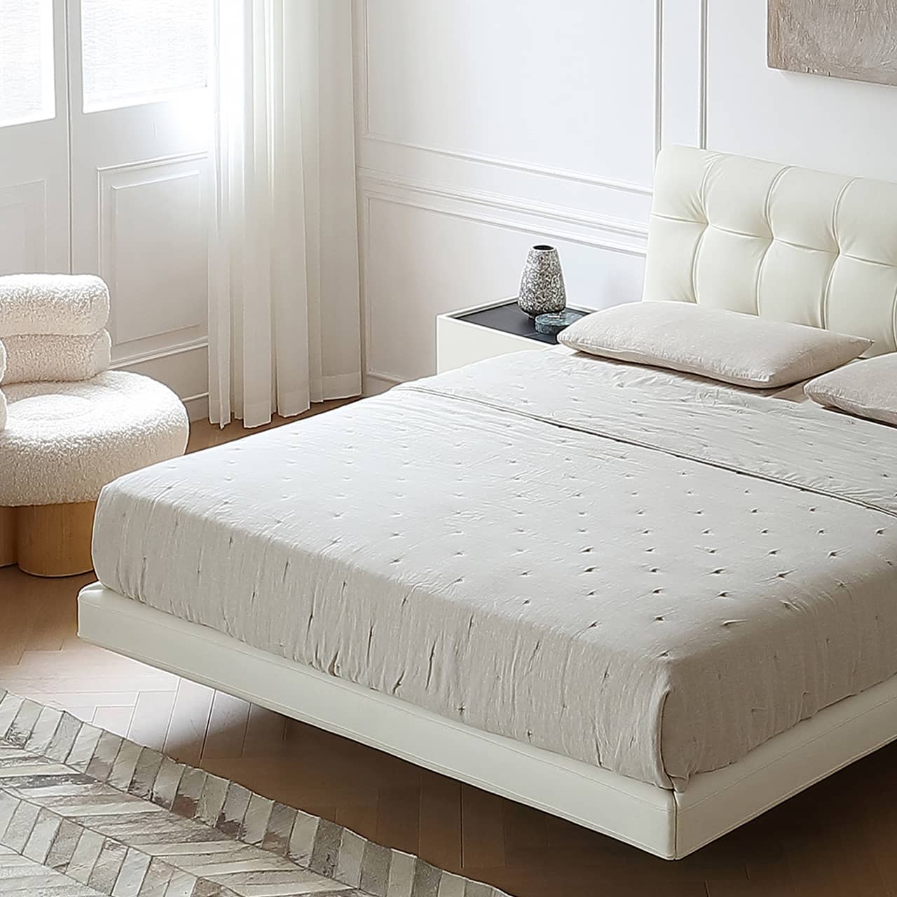 Modern California King Size Bed with Pine Bed Frame & Leather Upholstered Headboard my-376 Modern California King Size Bed with Pine Bed Frame & Leather Upholstered Headboard my-376