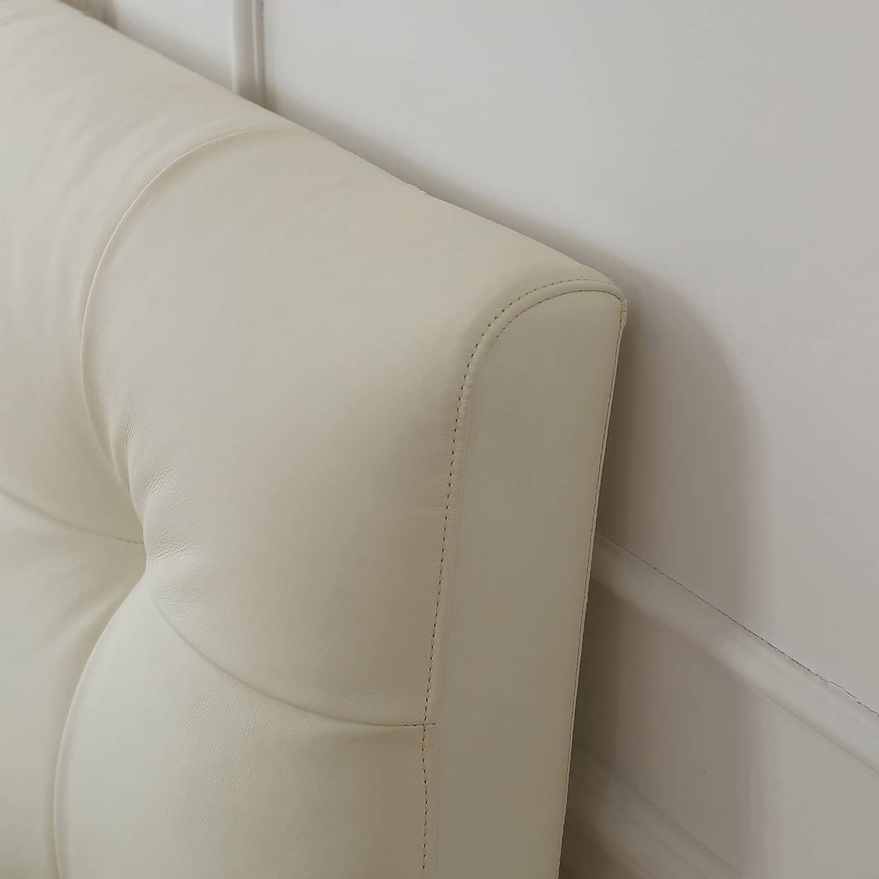 Modern California King Size Bed with Pine Bed Frame & Leather Upholstered Headboard my-376 Modern California King Size Bed with Pine Bed Frame & Leather Upholstered Headboard my-376