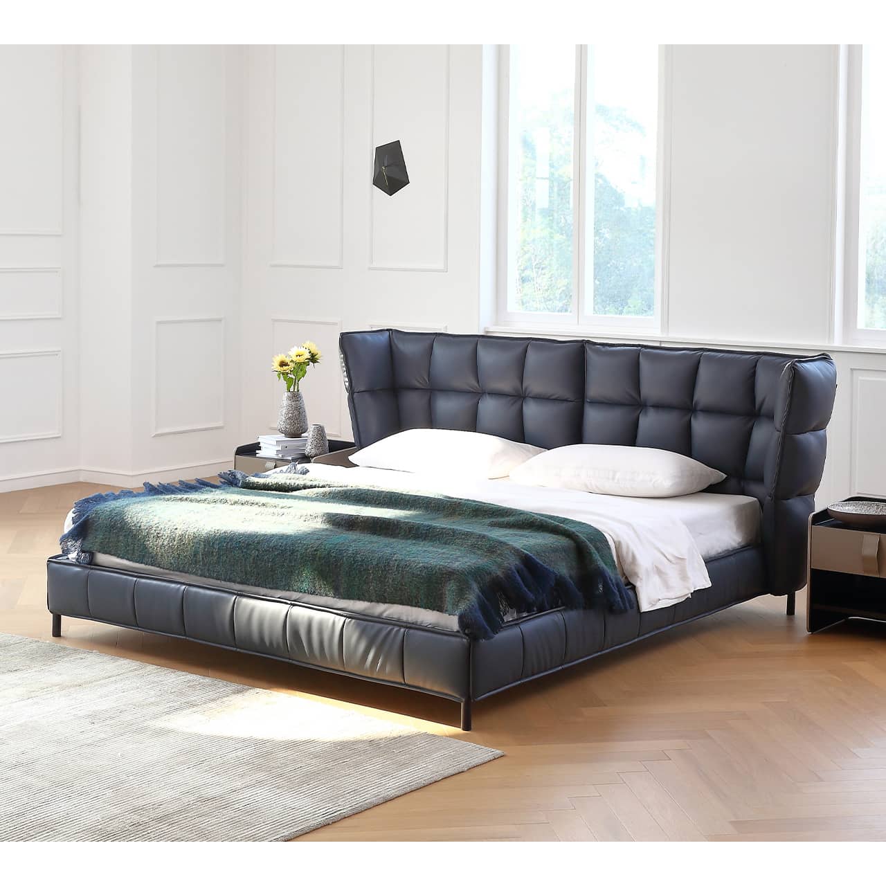 Luxurious Black Super King Size Bed with Leather Upholstery and Wingback Headboard for Bedroom my-381 Luxurious Black Super King Size Bed with Leather Upholstery and Wingback Headboard for Bedroom my-381