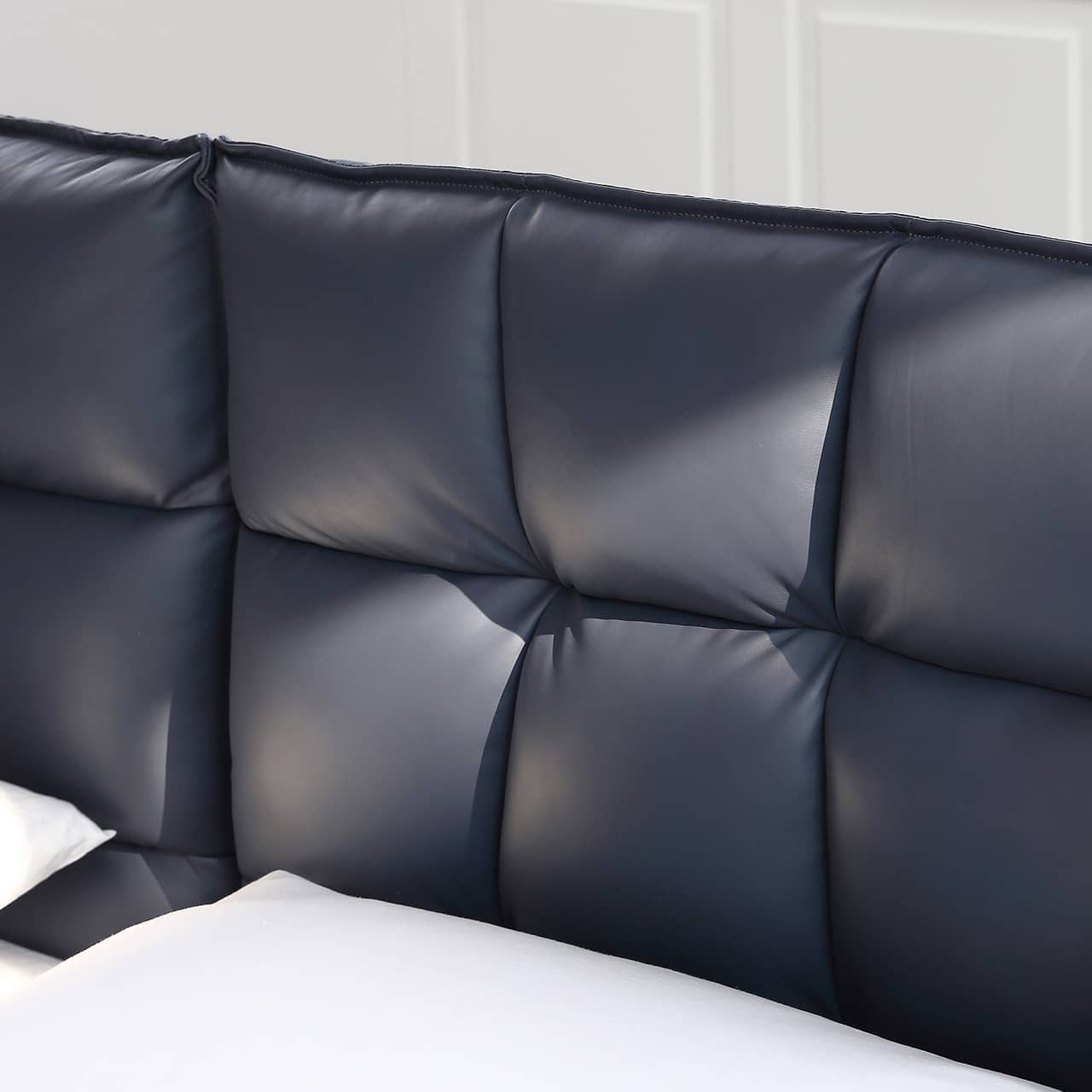 Luxurious Black Super King Size Bed with Leather Upholstery and Wingback Headboard for Bedroom my-381 Luxurious Black Super King Size Bed with Leather Upholstery and Wingback Headboard for Bedroom my-381