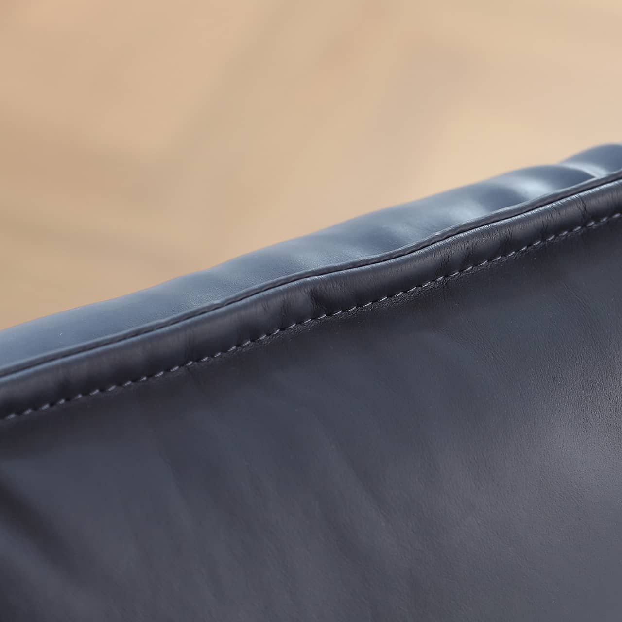 Luxurious Black Super King Size Bed with Leather Upholstery and Wingback Headboard for Bedroom my-381 Luxurious Black Super King Size Bed with Leather Upholstery and Wingback Headboard for Bedroom my-381