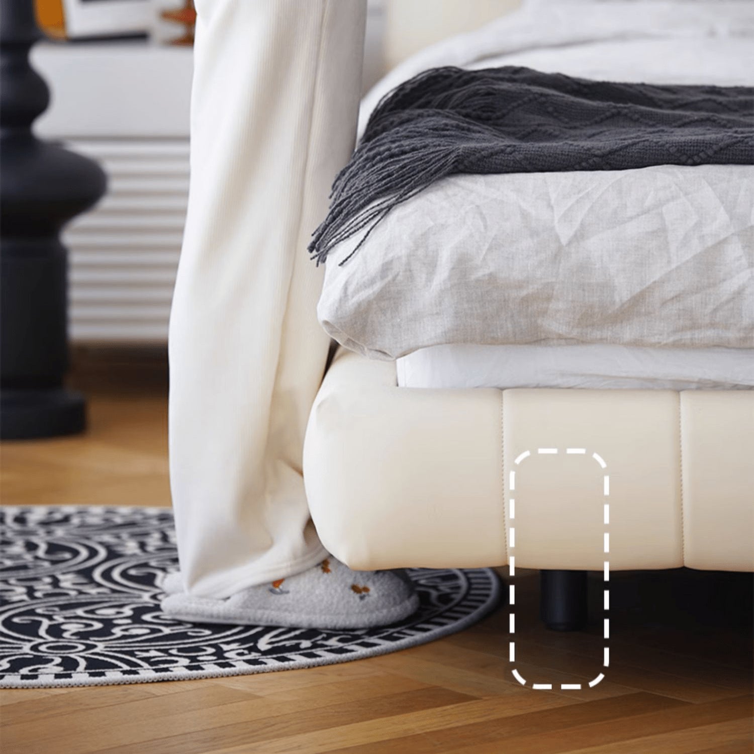 Luxurious Cal King Leather Bed with Beech Wood Frame & Upholstered Headboard for Bedroom yw-201 Luxurious Cal King Leather Bed with Beech Wood Frame & Upholstered Headboard for Bedroom yw-201