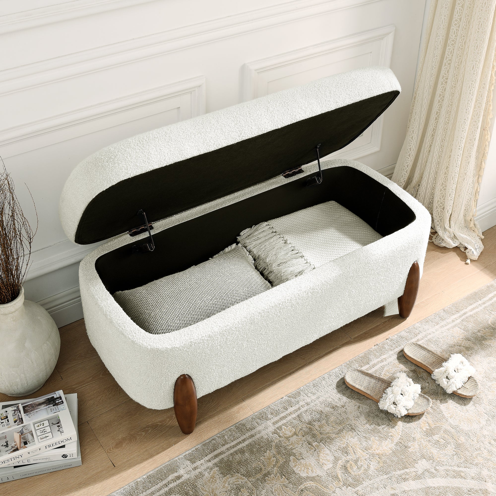 Ottoman bench with storage and seat cushion, made of looped gauze material, suitable for bedrooms, living rooms, and entrance passages-BEIGE(42.5"*20.5"*18.5")