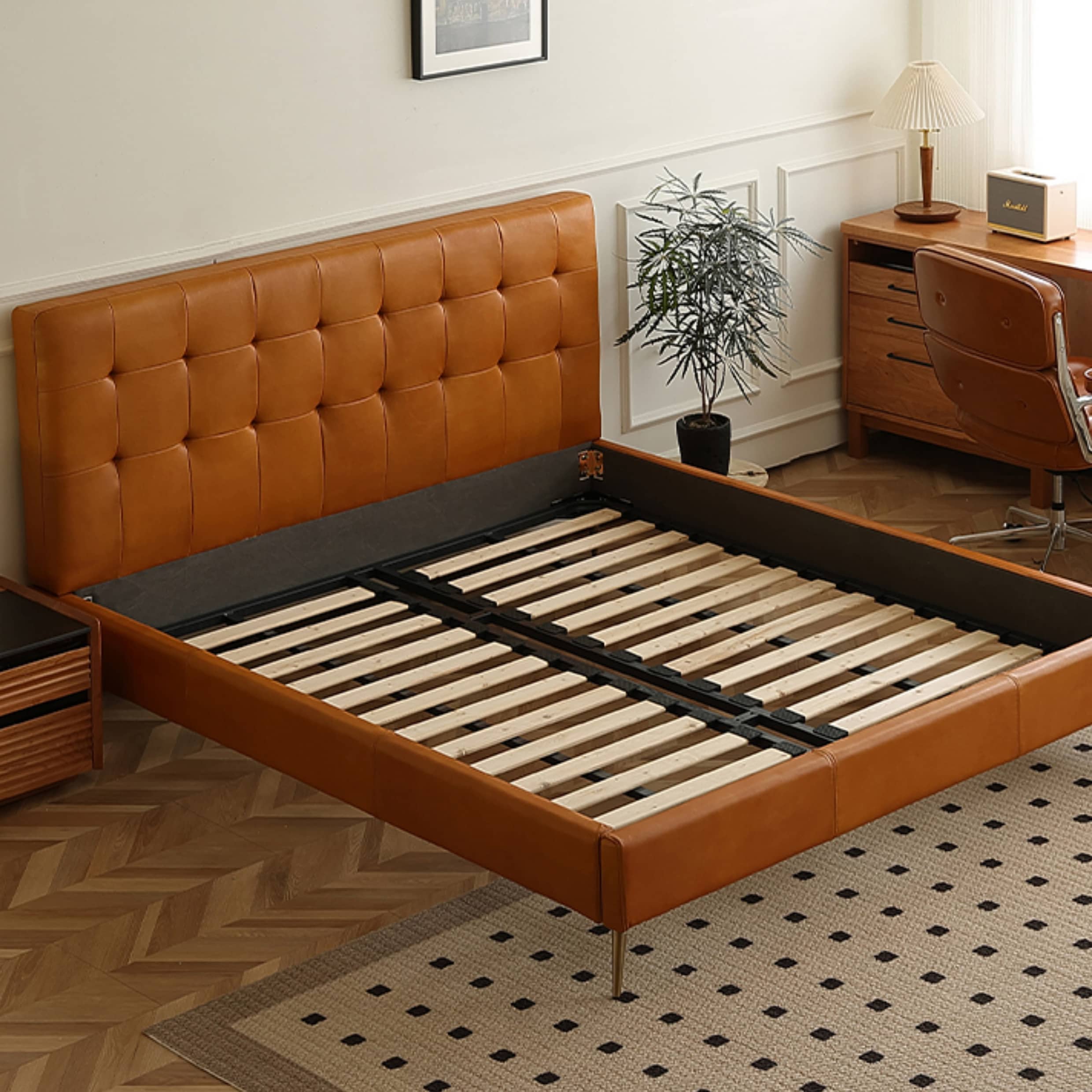 Luxurious Brown California King Size Bed Pine Bed Frame with Leather Upholstered Queen Bed for Bedroom Hersa-1626