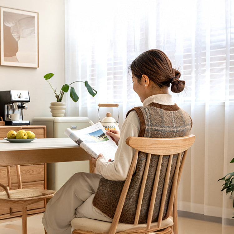 Minimalistic Wooden Dining Chair in Windsor Style - Perfect for Your Dining Room Y28S05