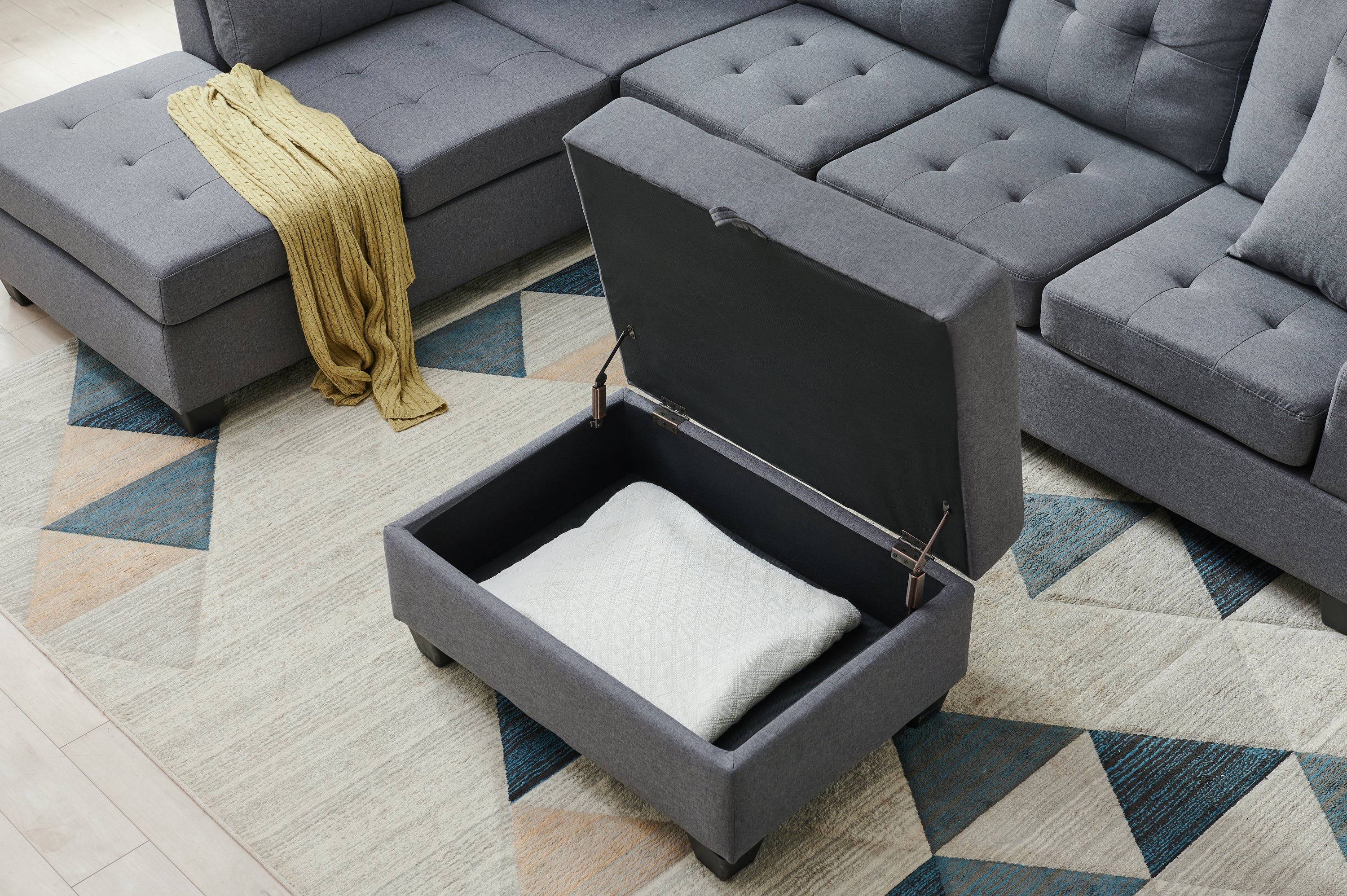 Sectional 3-Seaters Sofa , reversible recliner, storage mat and cup holder, Non-slip leg, two grey pillows, linen, grey