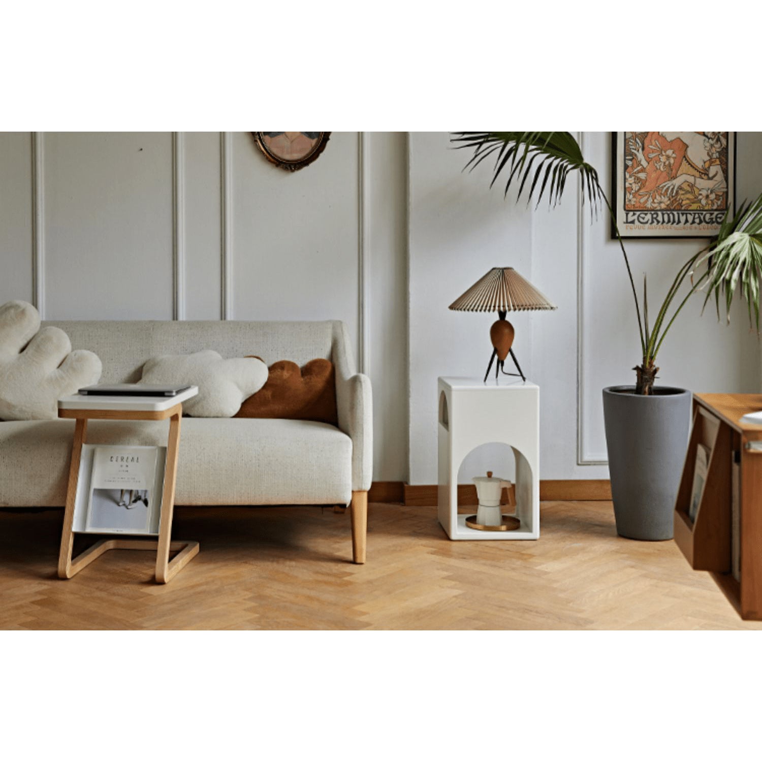 Elegant White Laminated Wood End Table - Stylish & Modern Decor fmy-694