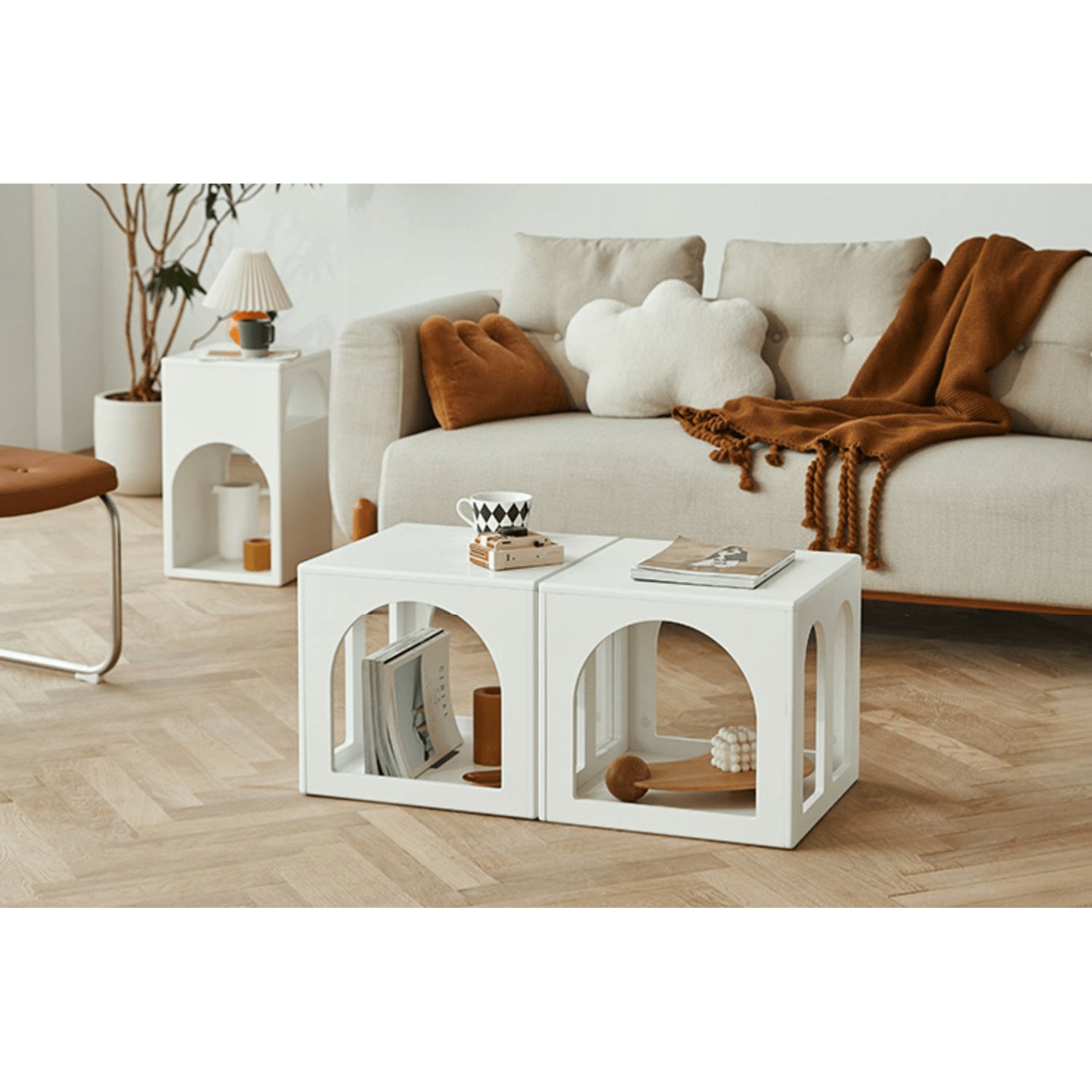 Elegant White Laminated Wood End Table - Stylish & Modern Decor fmy-694