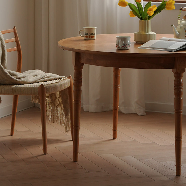 Extendable Round Dining Table - Durable Cherry Wood Design for 6-8 People fyx-843