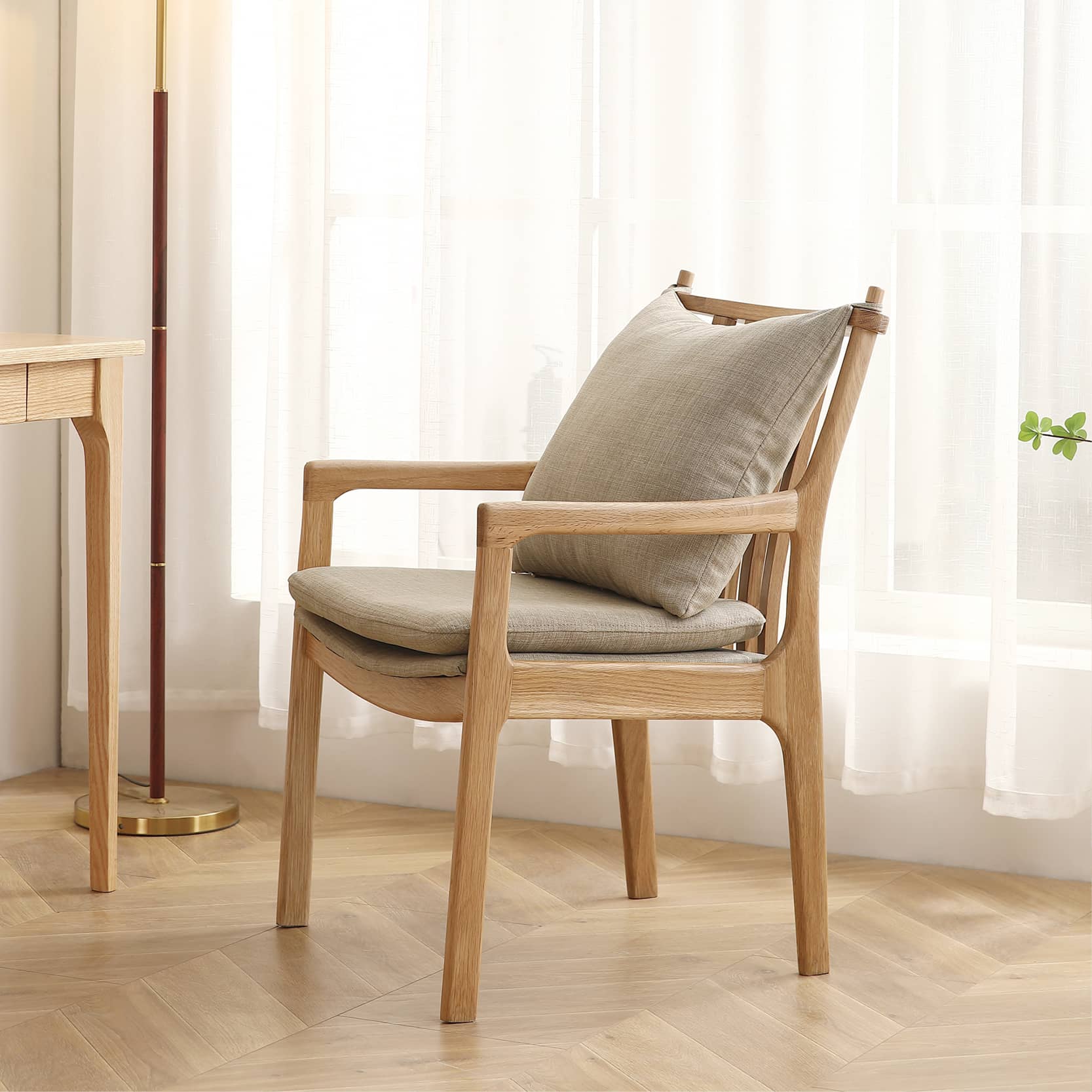 Elegant Light Brown Oak Wood Chair with Cotton & Linen Upholstery and Foam Padding hmzj-807