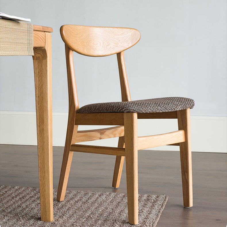 Modern Oak Wood Dining Chair with Cotton and Linen Cushion - Perfect for Diningroom hym-1541