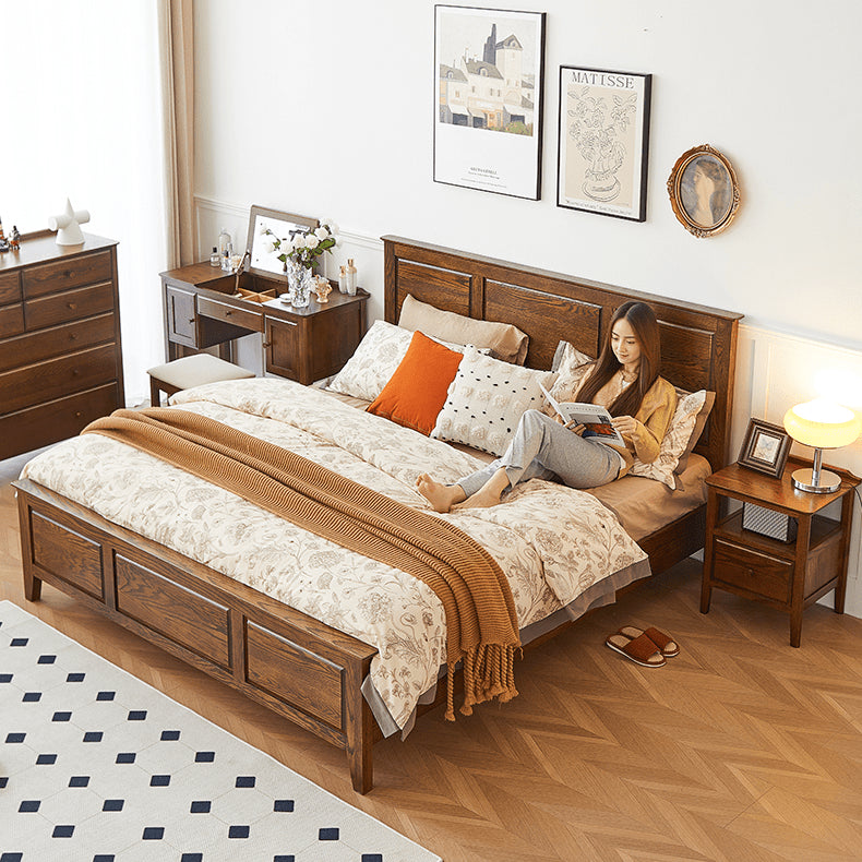 Luxurious Cal King Oak Wood Bed Frame - Stylish Design for a Cozy Bedroom hym-478