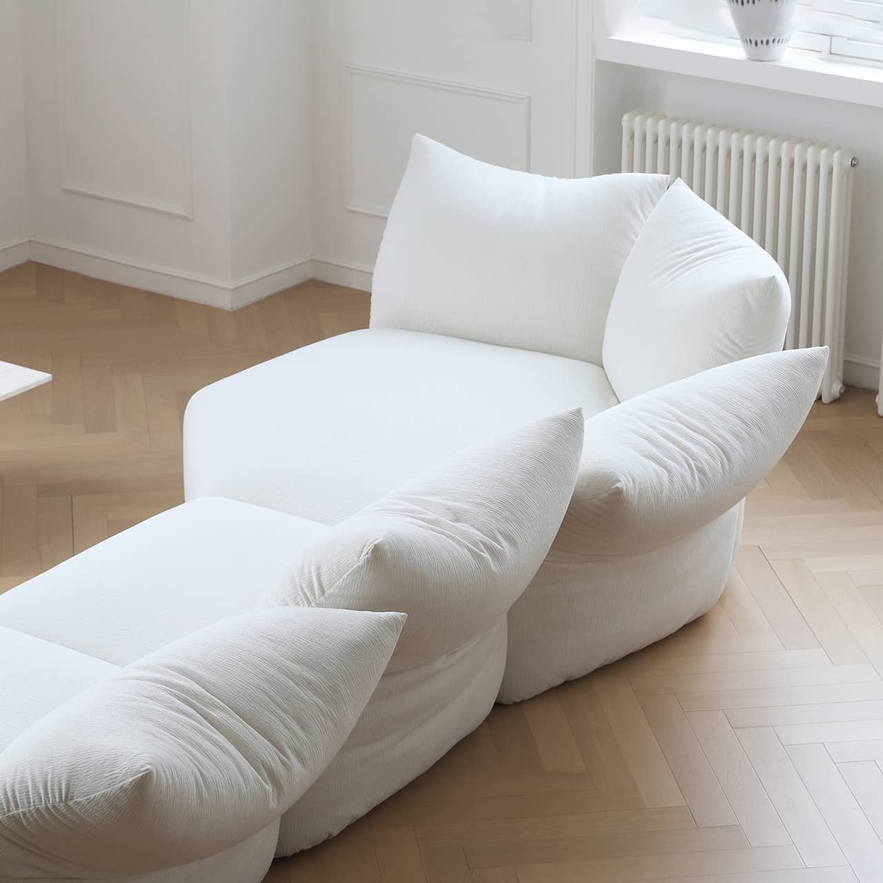 Luxurious White Pine Chenille Sofa with Plush Down Cushioning my-352