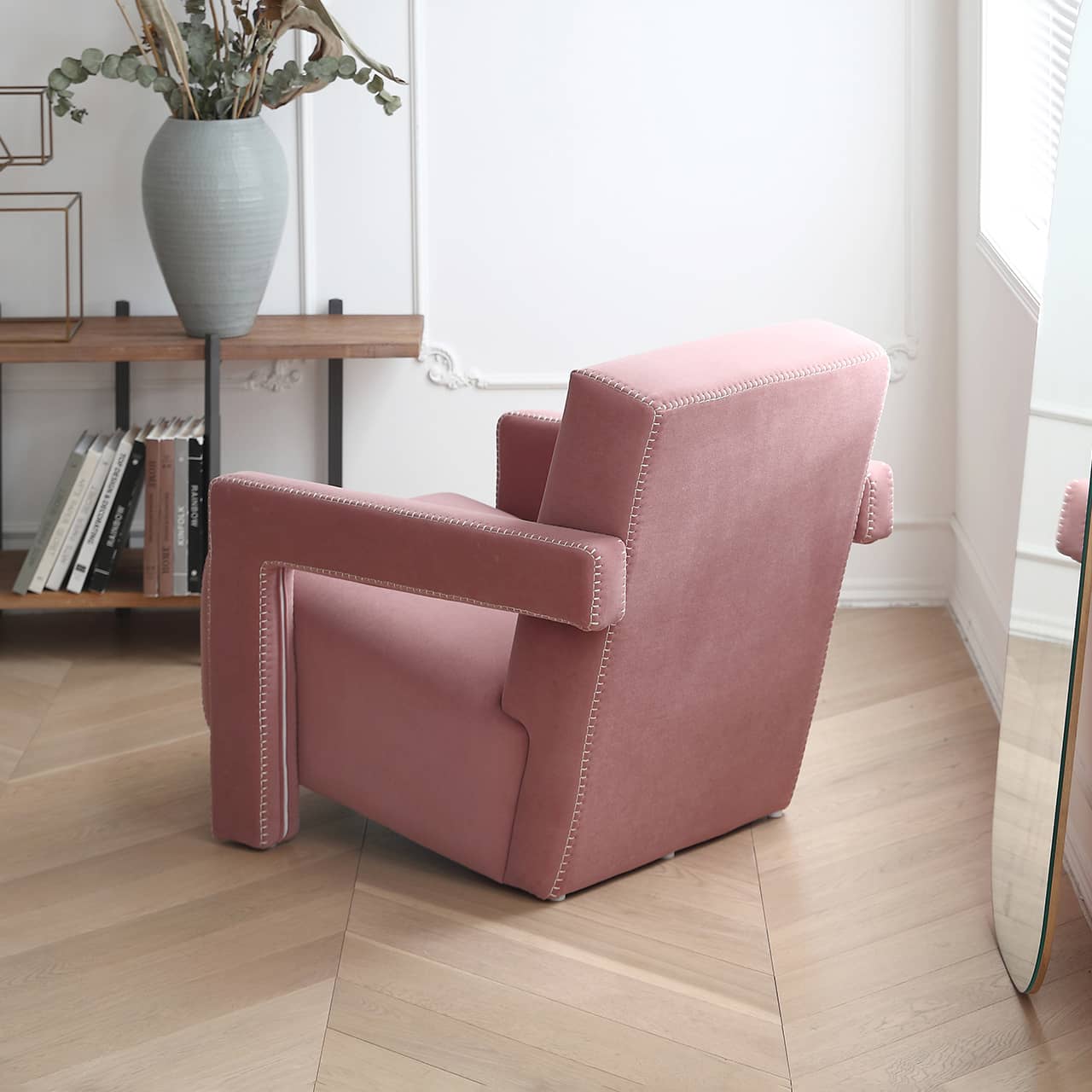 Luxurious Pink Pine Suede Chair - Stylish and Comfortable Seating my-356