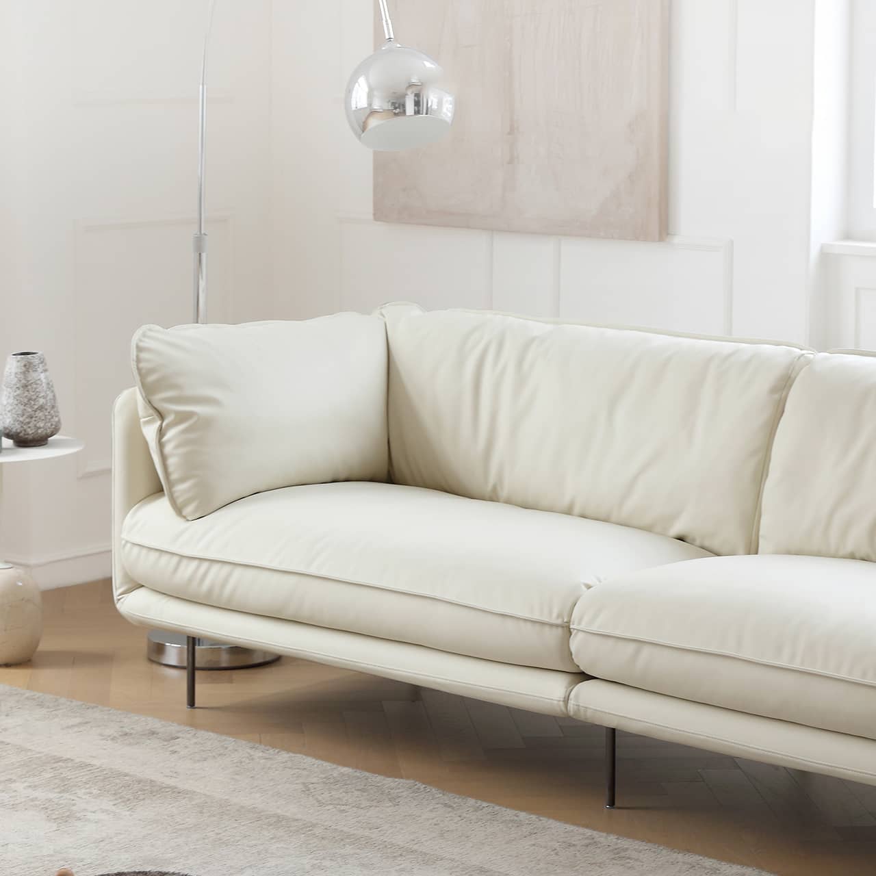 Luxurious Off-White Sofa with Pine Wood Frame and Scratch-Resistant Fabric my-371