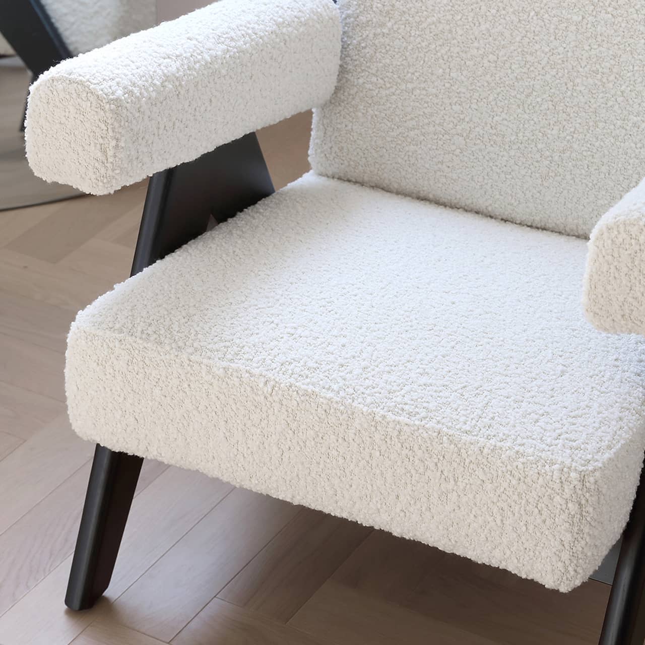 Premium White Ash Wood Chair - Elegant Design & Superior Durability my-384