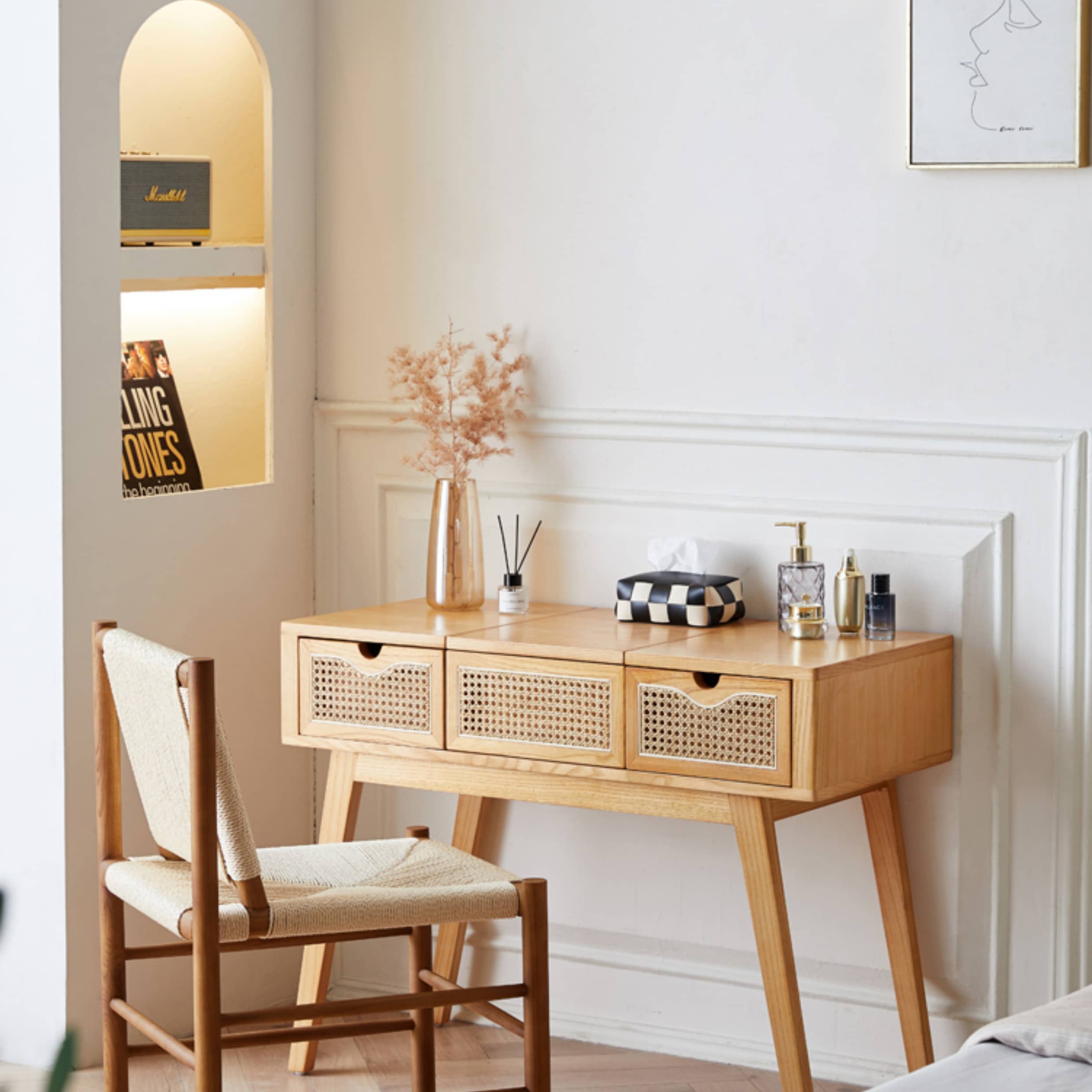 Elegant Natural Wood Makeup Vanity with Rattan and Ash Wood Accents, Glass Top tzm-525