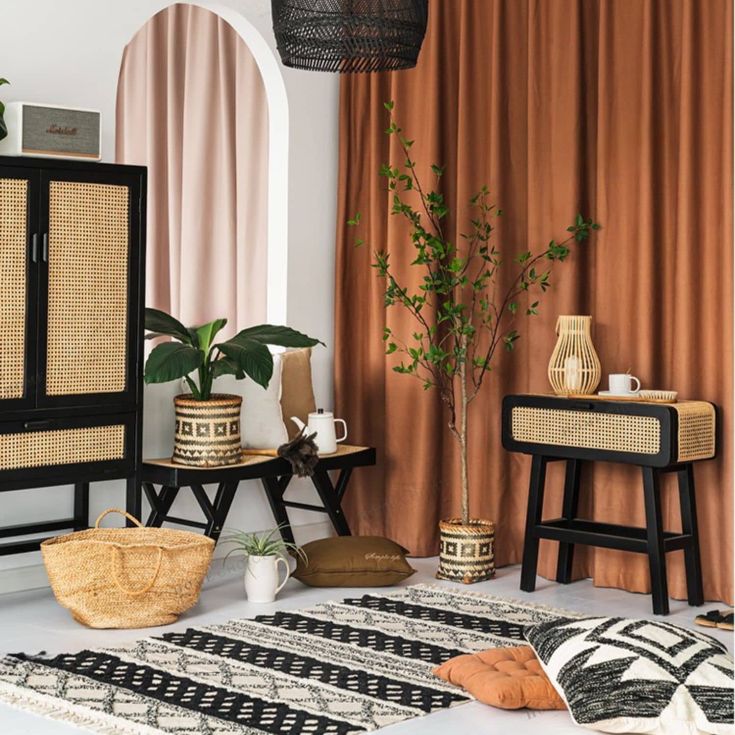 Stylish Black Solid Wood & Rattan Nightstand with Natural Finish tzm-537