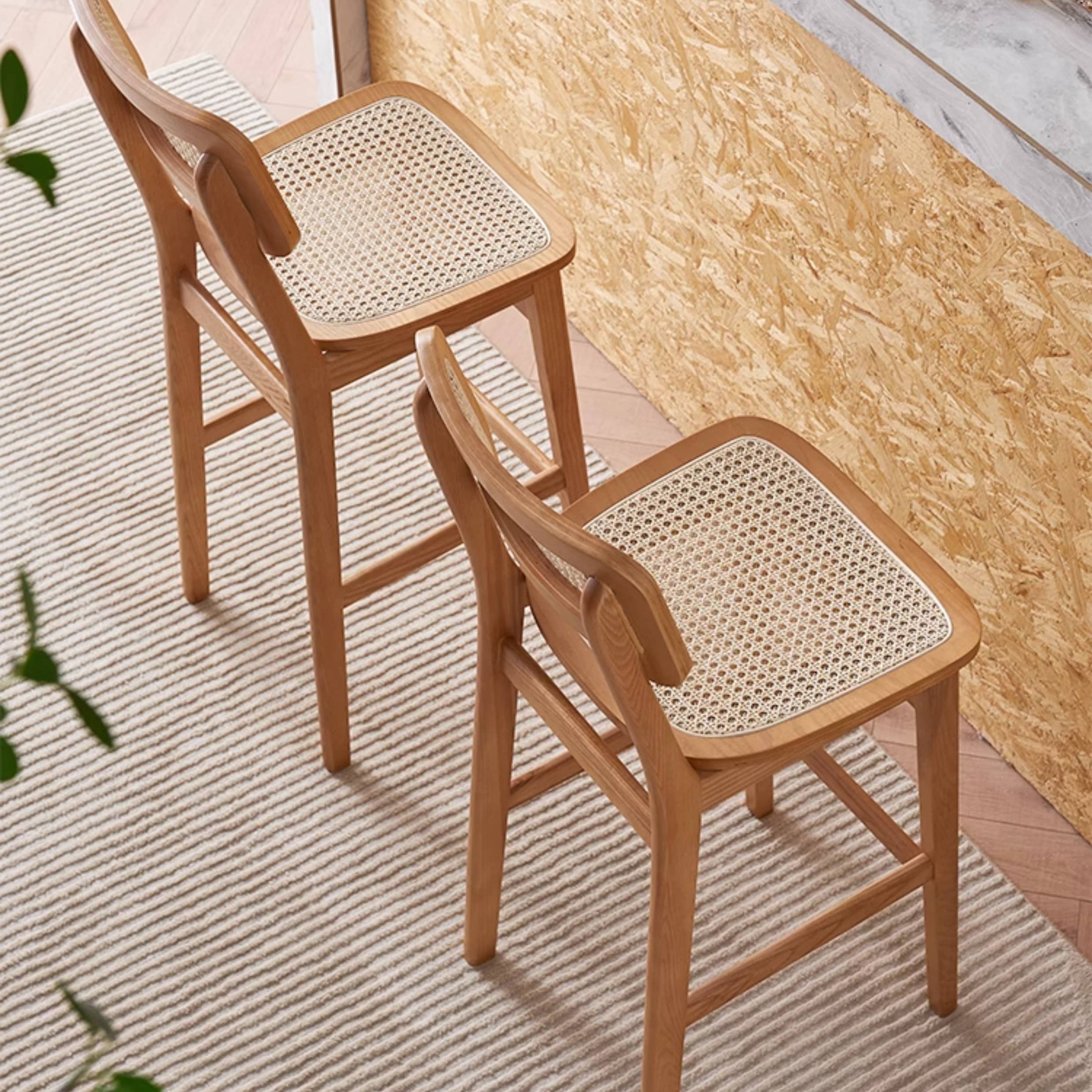 Stylish Light Brown Ash Wood Chair with Natural Rattan Detailing tzm-556