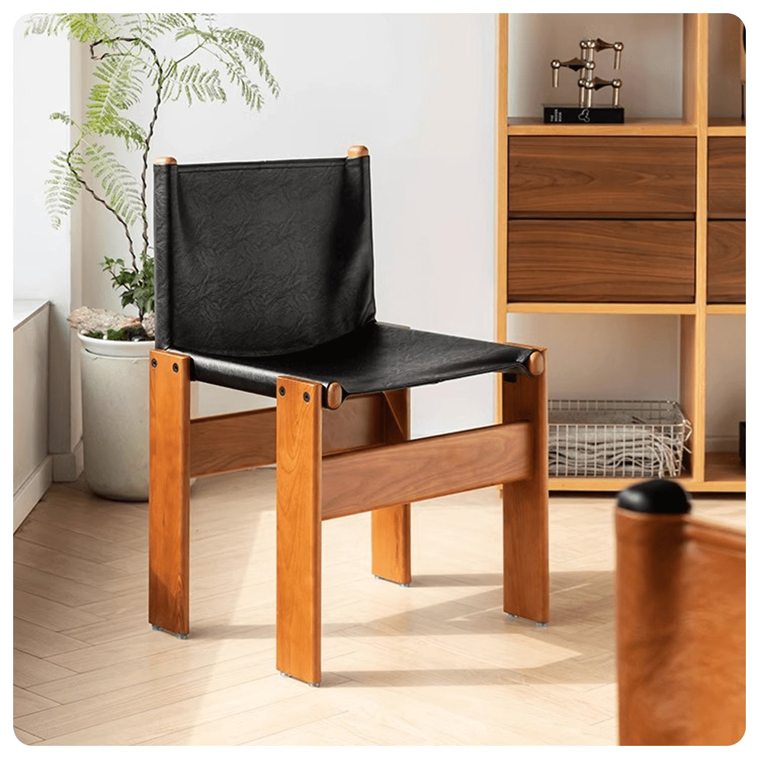 Luxurious Cowhide Leather Lounge Chair with Solid Rubberwood Frame for All Your Rooms yw-227